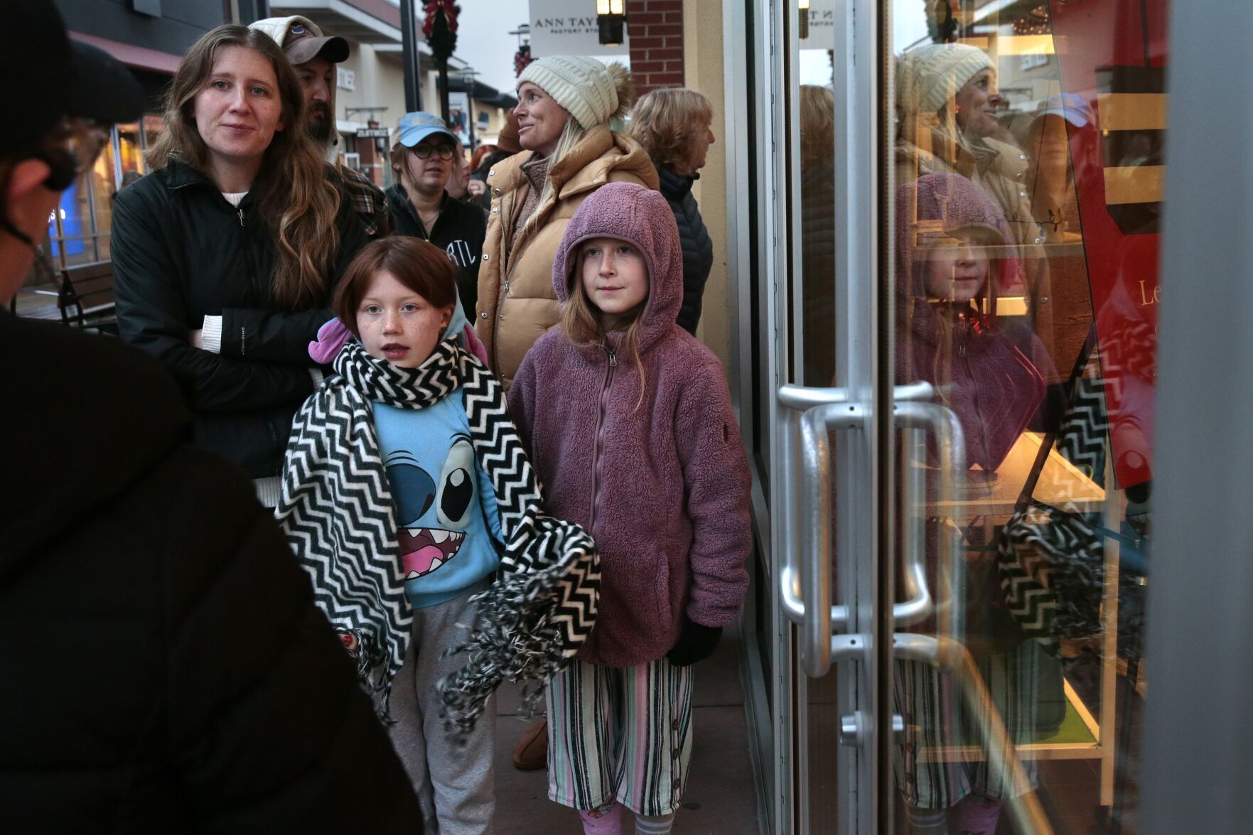 Black Friday shoppers out in St. Louis